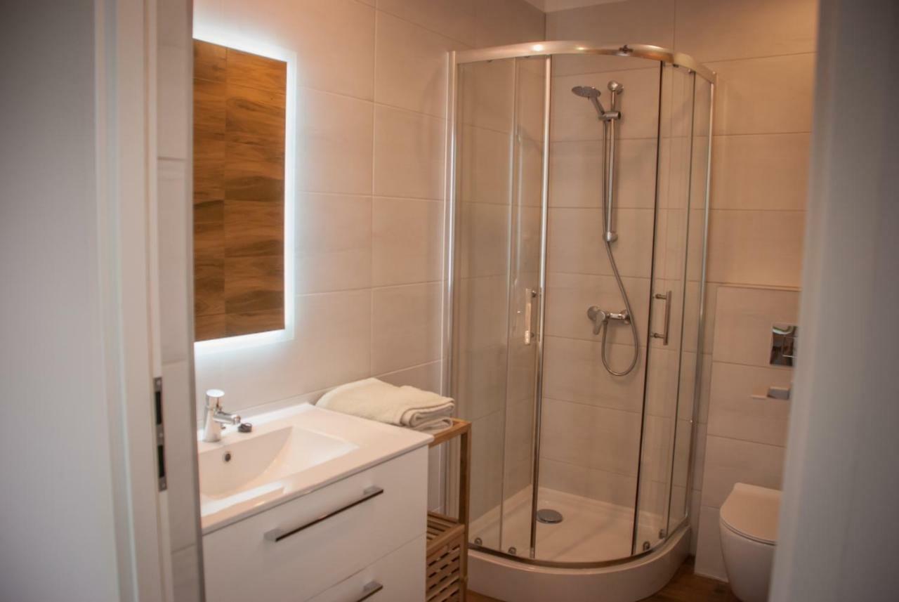 Noclegi "Boczna 5A" Apartamenty Goscinne ชตอฟนอ-สดรูย ภายนอก รูปภาพ