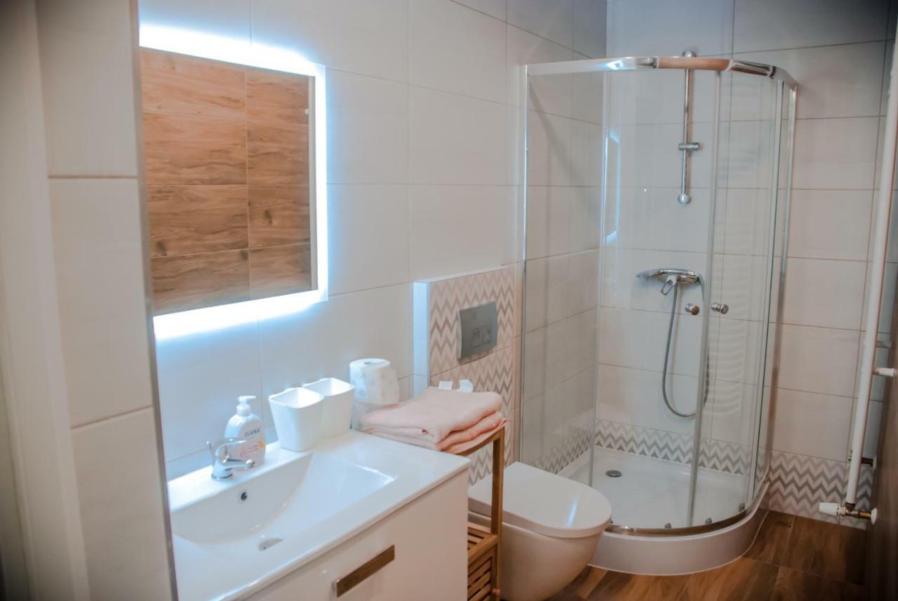 Noclegi "Boczna 5A" Apartamenty Goscinne ชตอฟนอ-สดรูย ภายนอก รูปภาพ