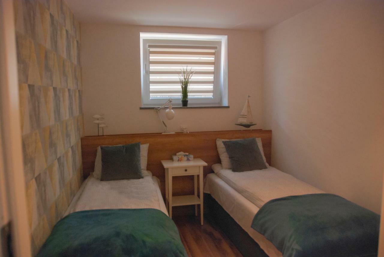 Noclegi "Boczna 5A" Apartamenty Goscinne ชตอฟนอ-สดรูย ภายนอก รูปภาพ